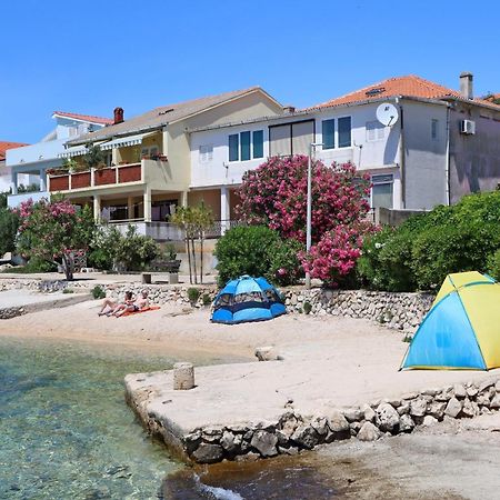 Apartments By The Sea Mandre, Pag - 3084 Kolan Exterior foto