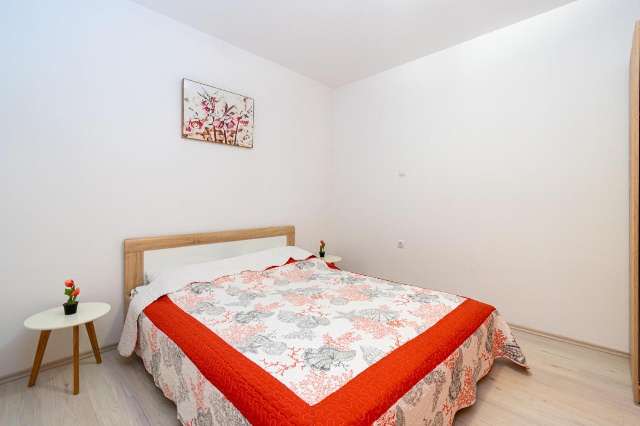 Apartments By The Sea Mandre, Pag - 3084 Kolan Exterior foto
