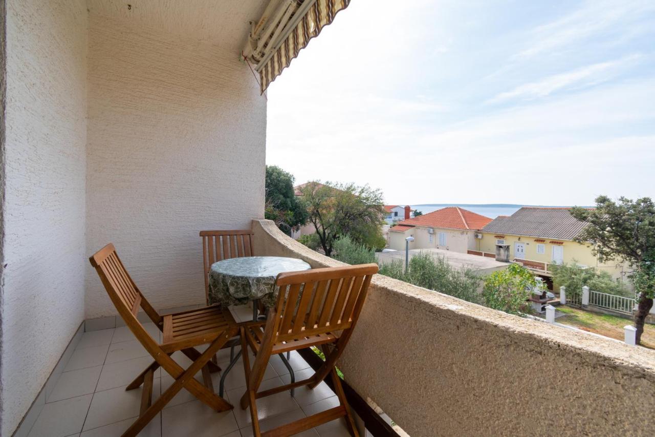 Apartments By The Sea Mandre, Pag - 3084 Kolan Exterior foto
