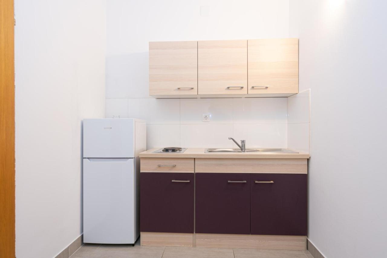 Apartments By The Sea Mandre, Pag - 3084 Kolan Exterior foto