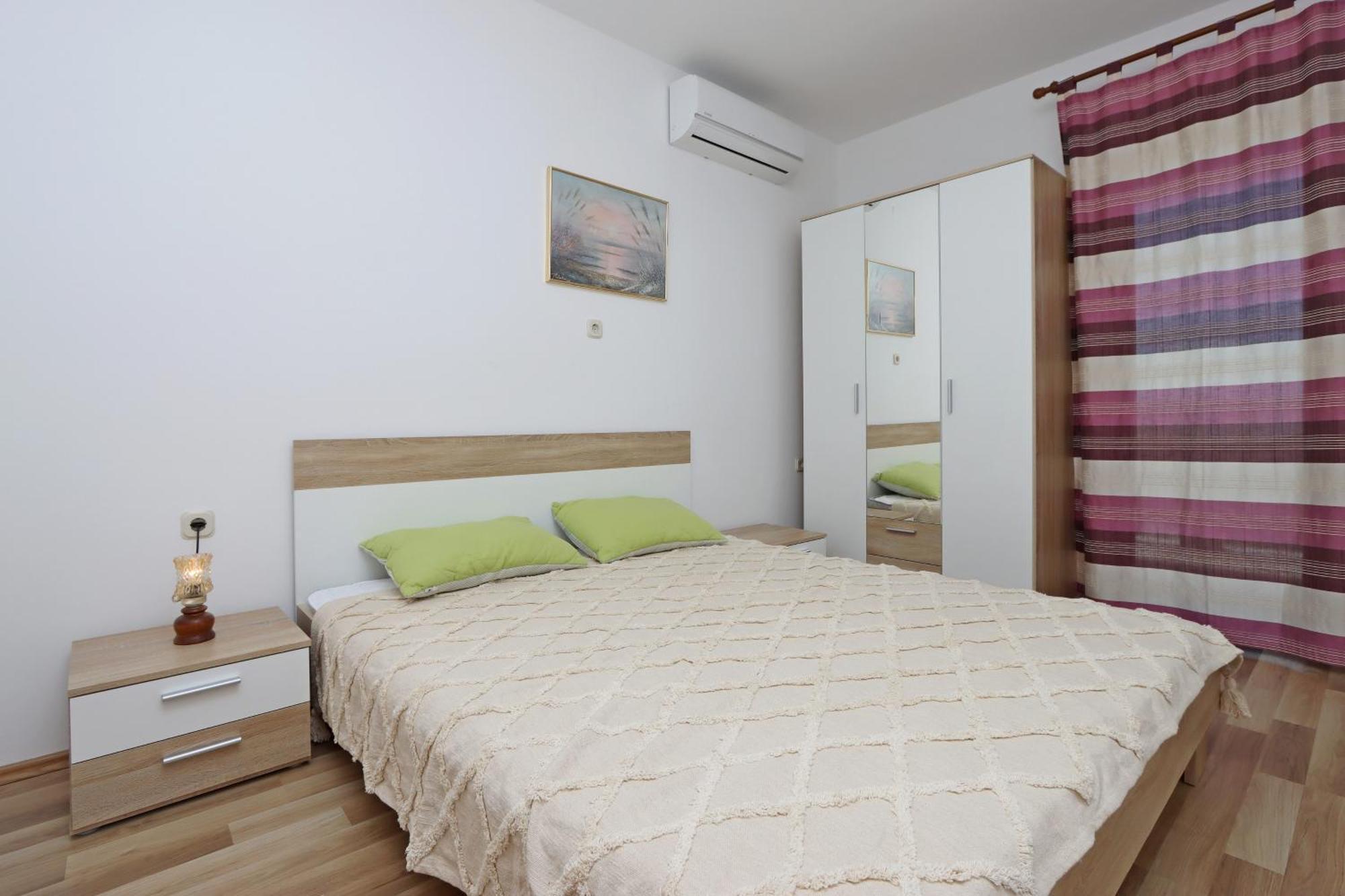 Apartments By The Sea Mandre, Pag - 3084 Kolan Exterior foto