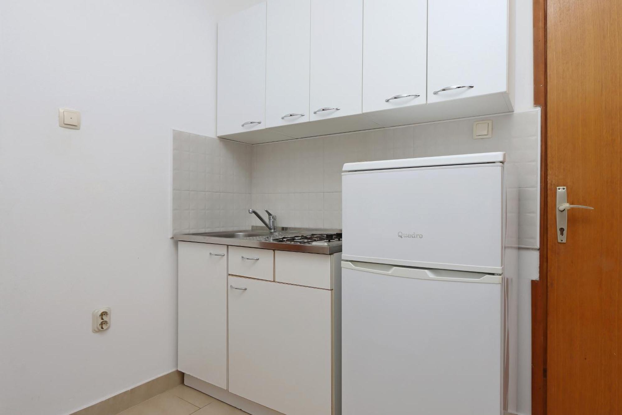 Apartments By The Sea Mandre, Pag - 3084 Kolan Exterior foto