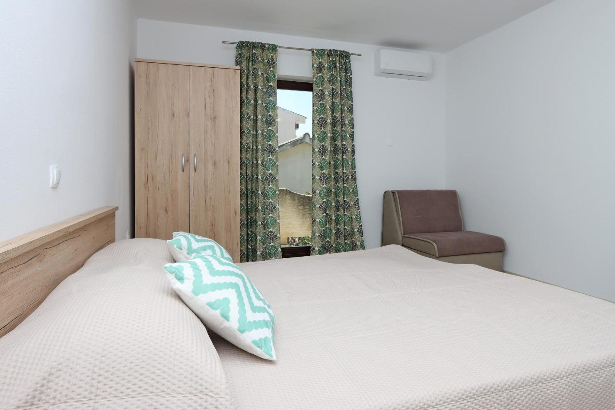Apartments By The Sea Mandre, Pag - 3084 Kolan Zimmer foto